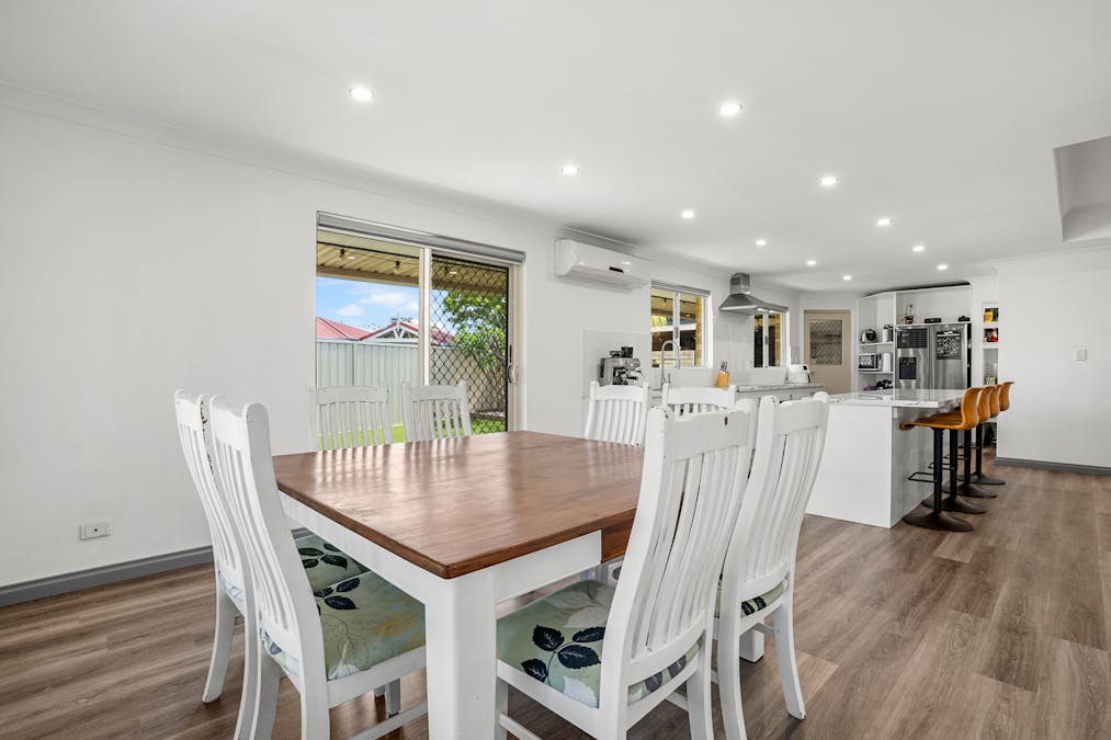 3 Sunderland Close, Greenfields, WA, 6210 - Image 11