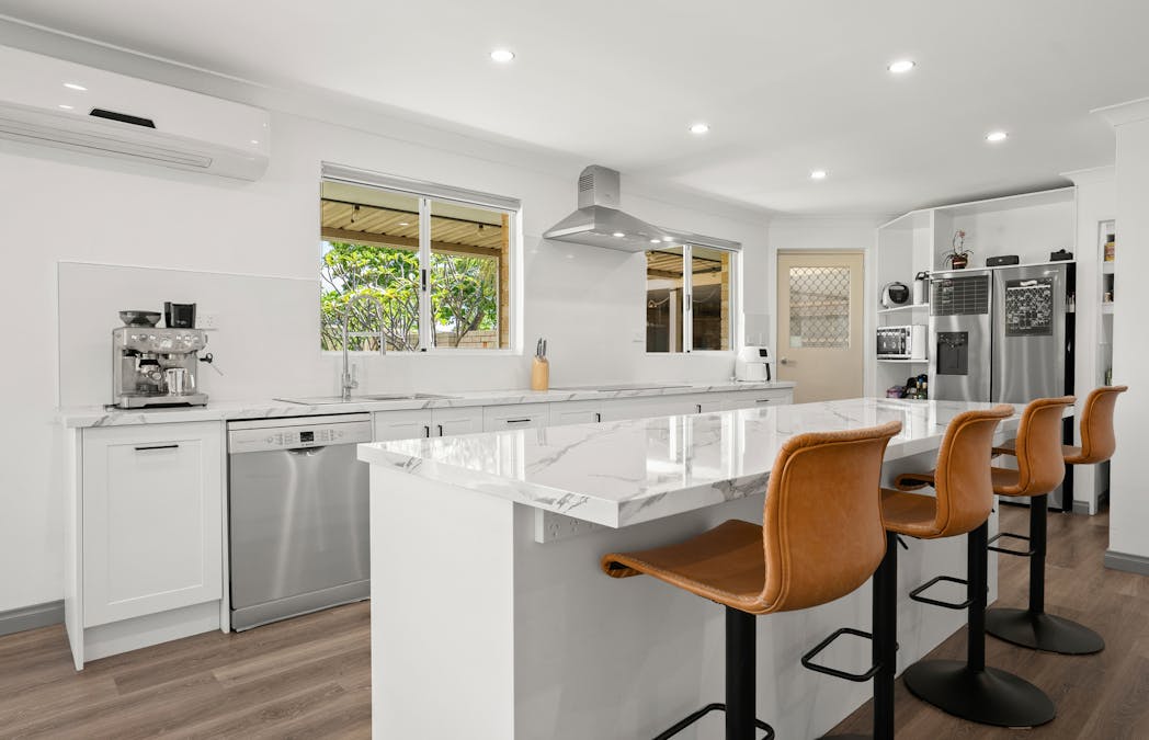 3 Sunderland Close, Greenfields, WA, 6210 - Image 9