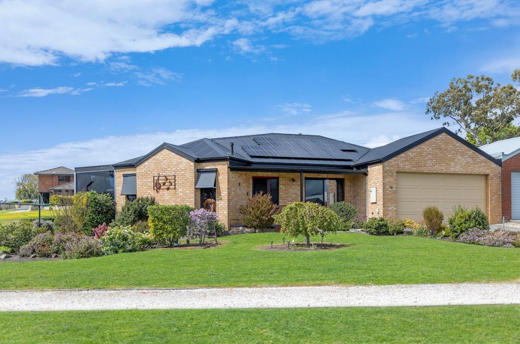 28 Lakeside Court, Hamilton, VIC, 3300 - Image 1