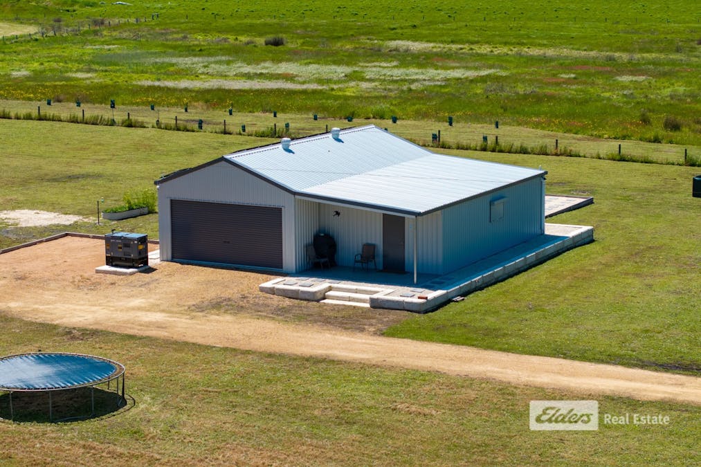 205 Ravenscliffe Road, Kirup, WA, 6251 - Image 2