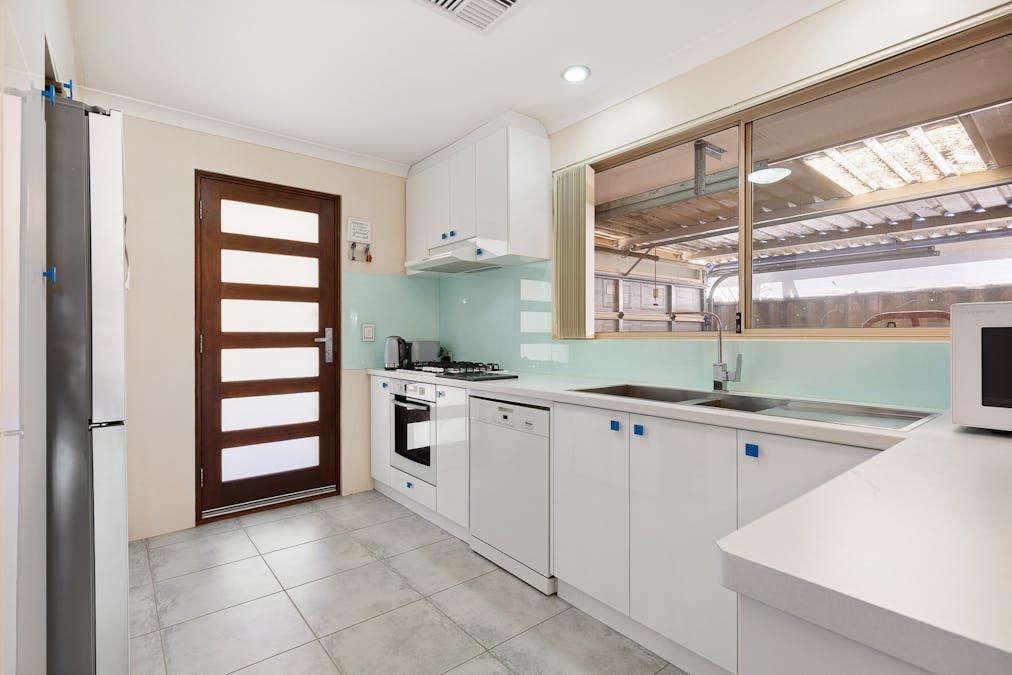 18 Trafalgar Gardens, Port Kennedy, WA, 6172 - Image 11