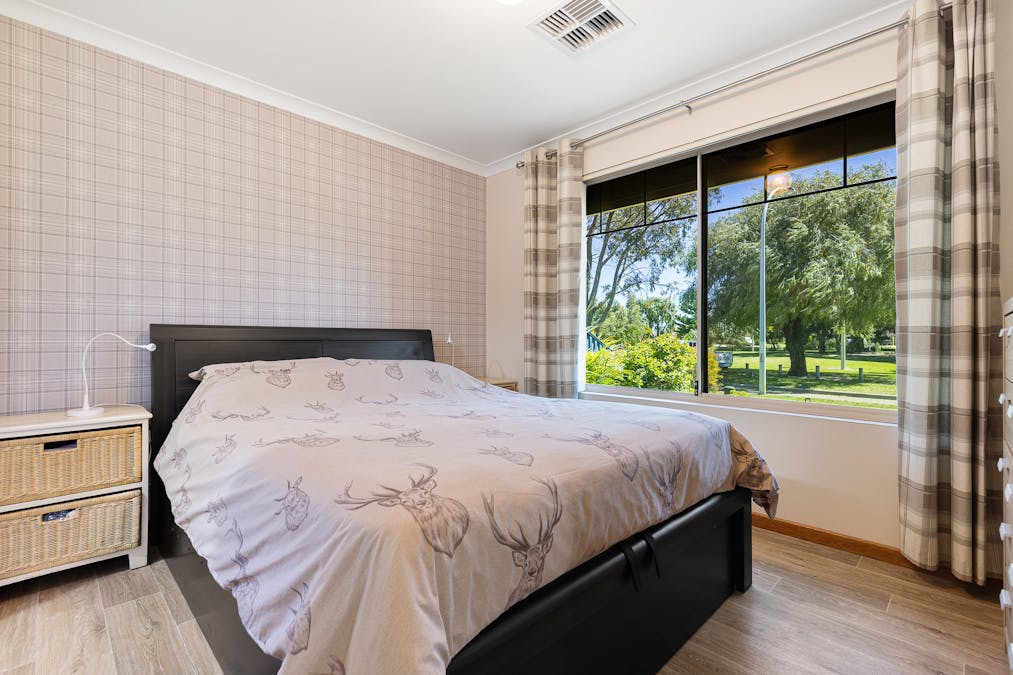 18 Trafalgar Gardens, Port Kennedy, WA, 6172 - Image 3