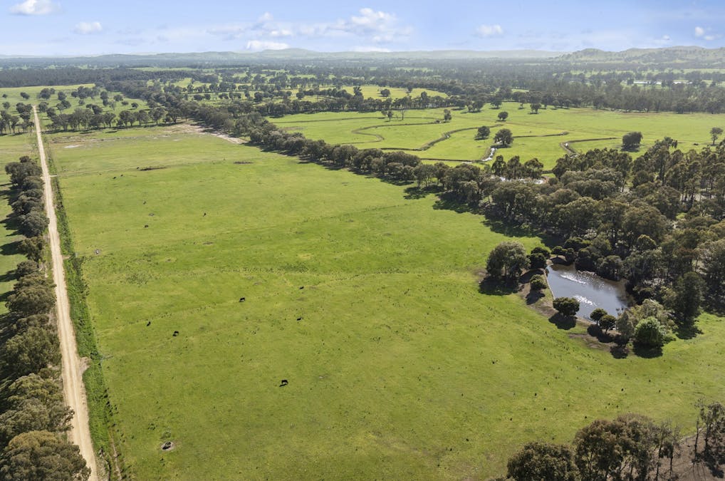 83 Martin Road, Moorngag, VIC, 3673 - Image 31