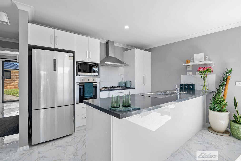 9 Paramount Court, Shorewell Park, TAS, 7320 - Image 2