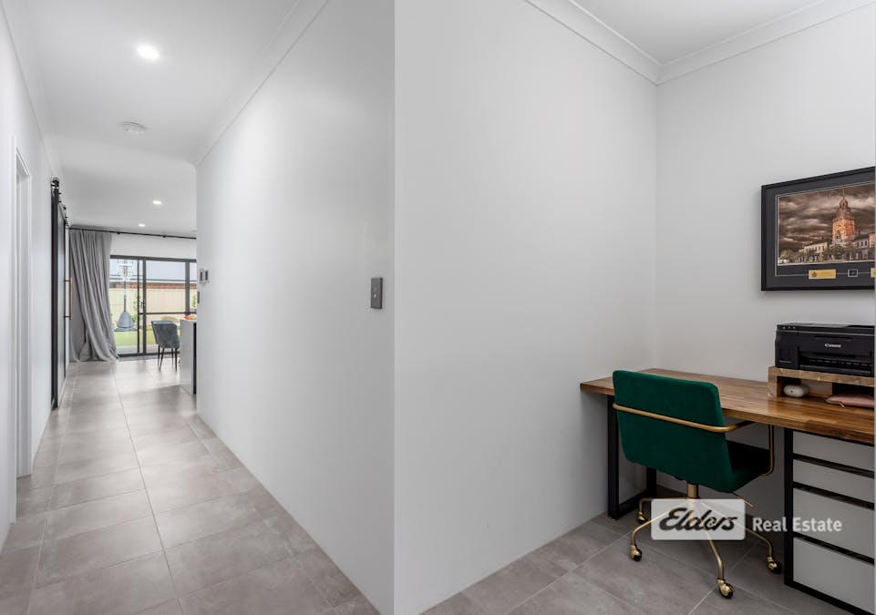 55 Oakridge Road, Australind, WA, 6233 - Image 16