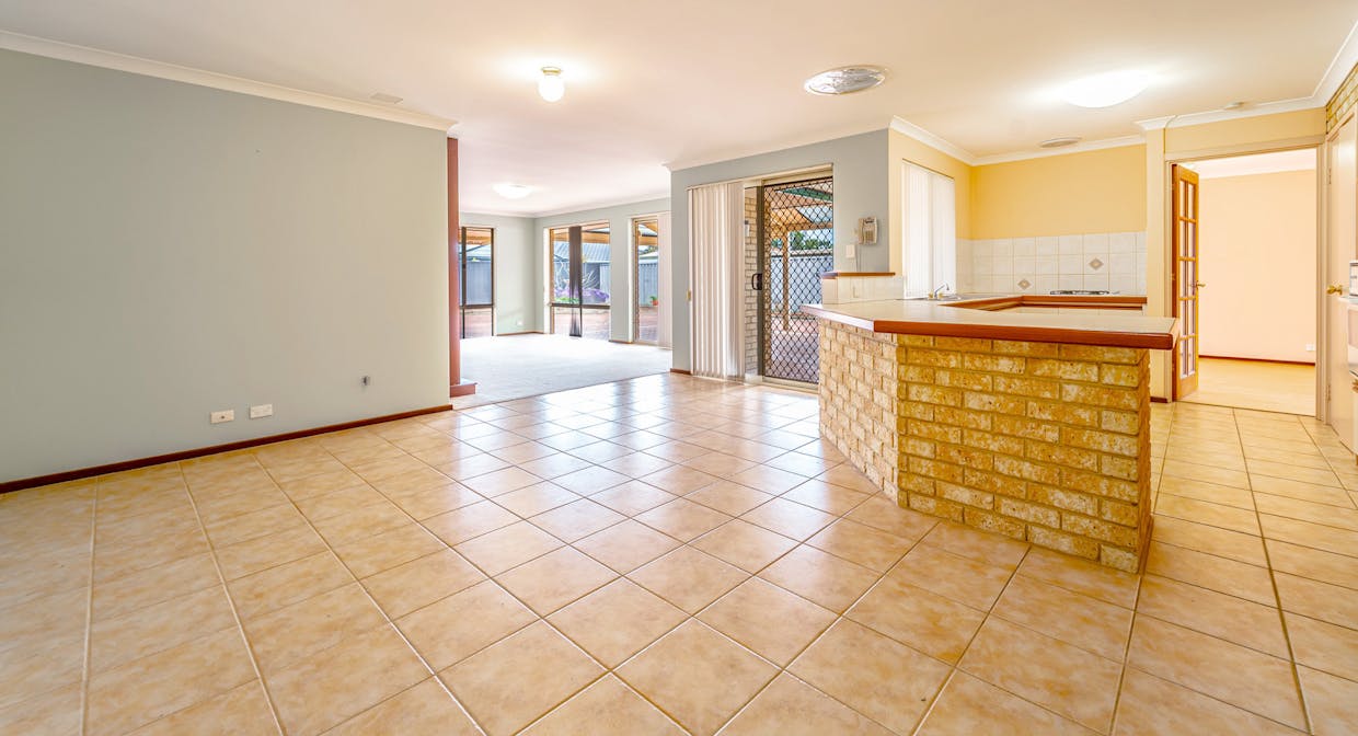 50 Parkland Drive, Warnbro, WA, 6169 - Image 11