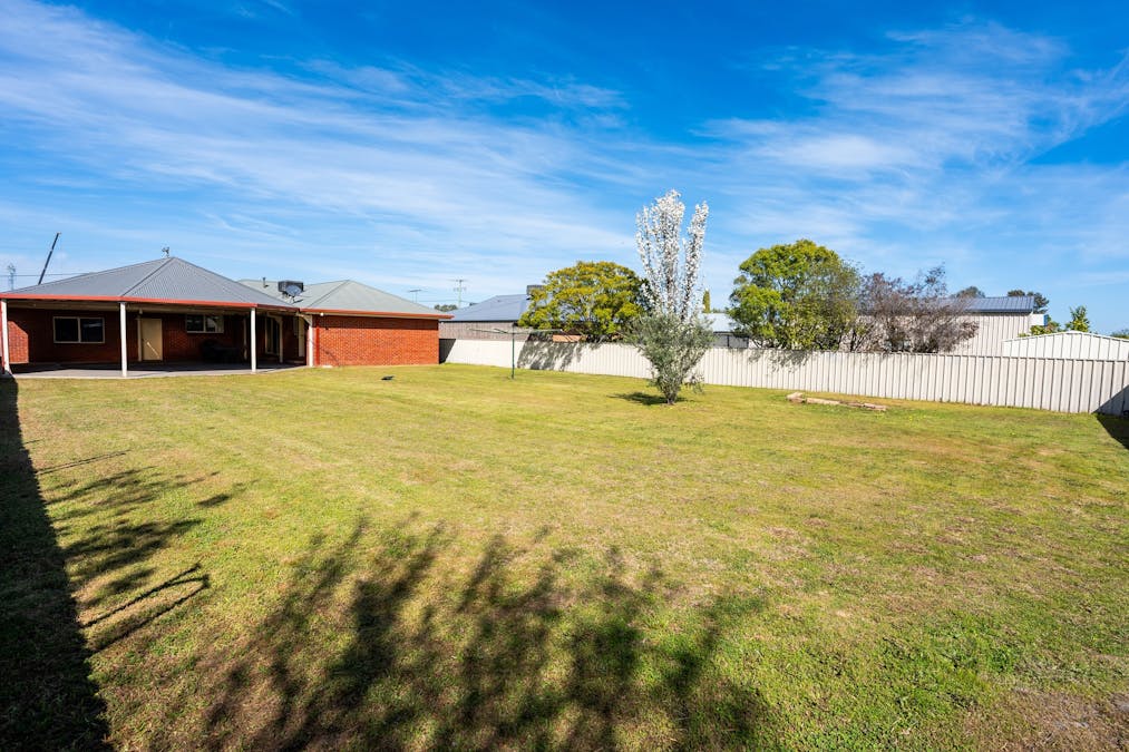 19 Fourth Street, Henty, NSW, 2658 - Image 16