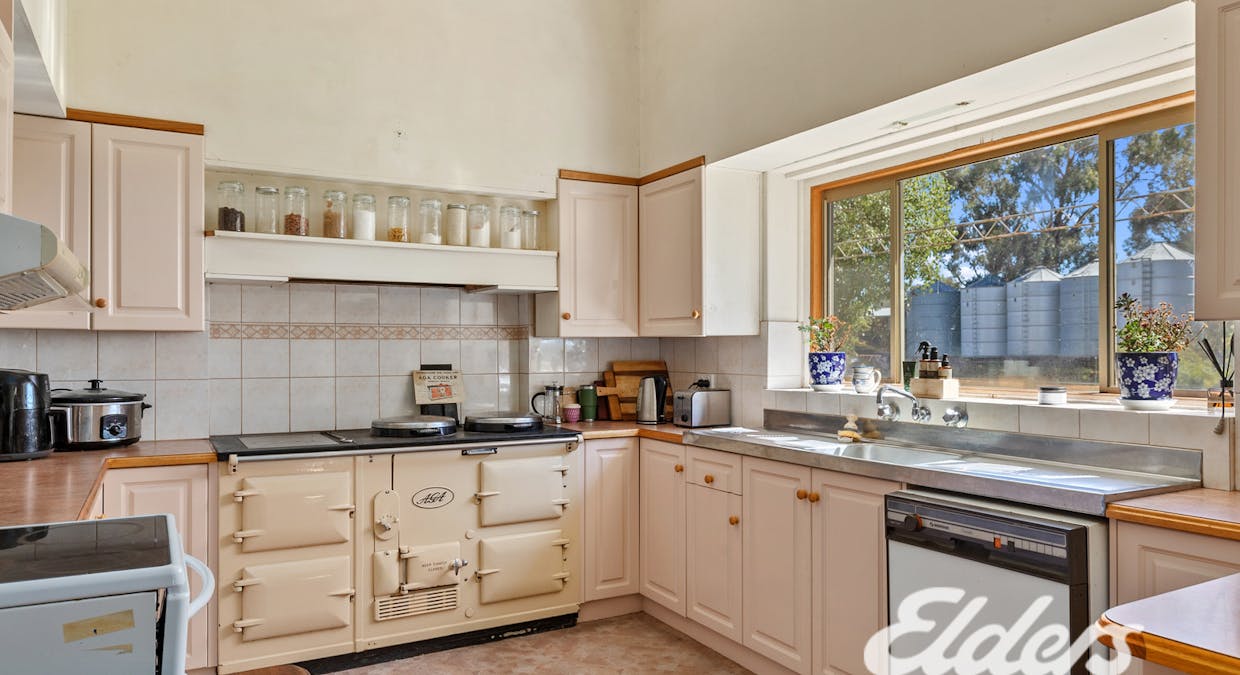 235 Clearview Road, Savernake, NSW, 2646 - Image 15