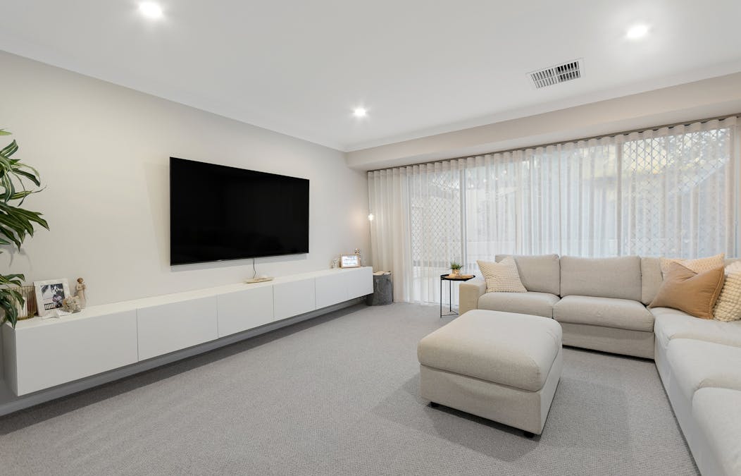 4 Blyth Close, Warnbro, WA, 6169 - Image 3