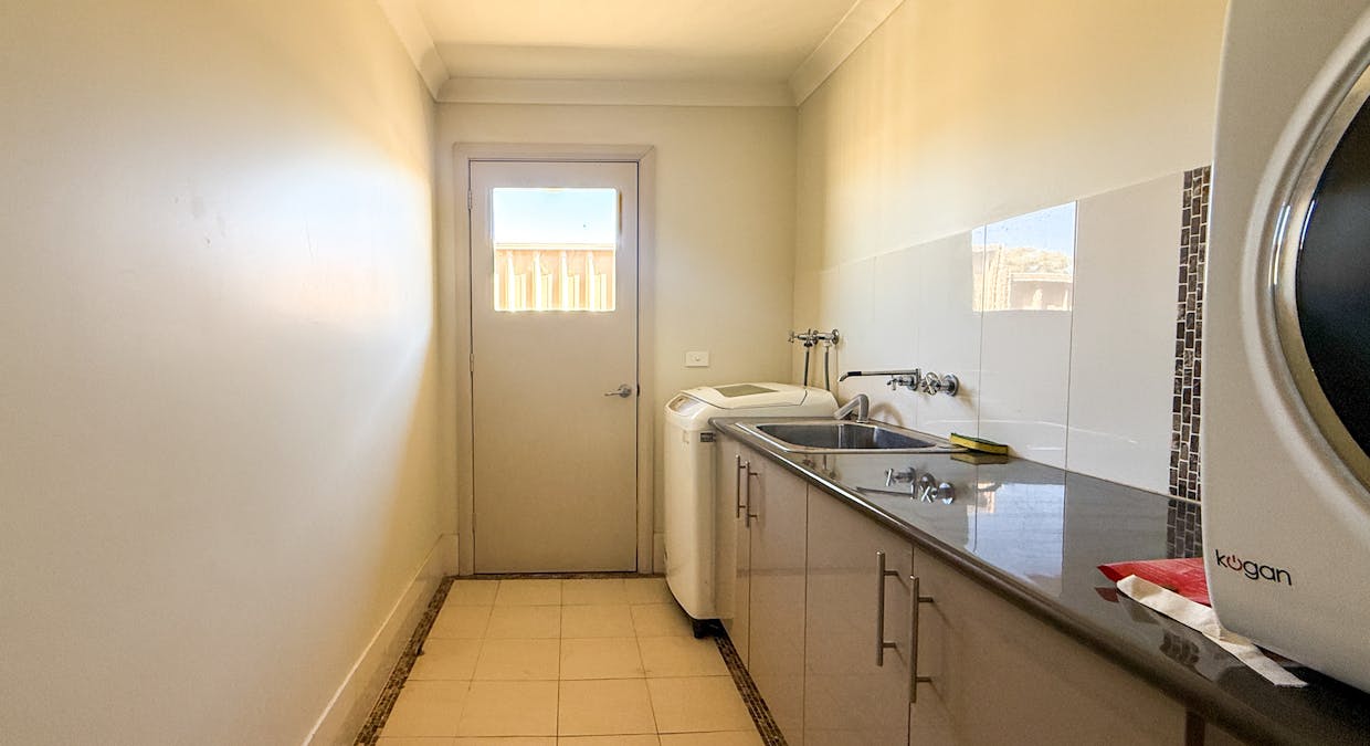 22 Rosewood Avenue, Parkes, NSW, 2870 - Image 17