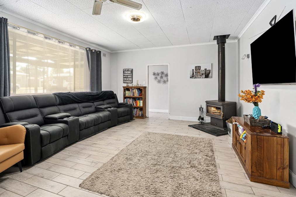 41 Acacia Avenue, Loxton, SA, 5333 - Image 3