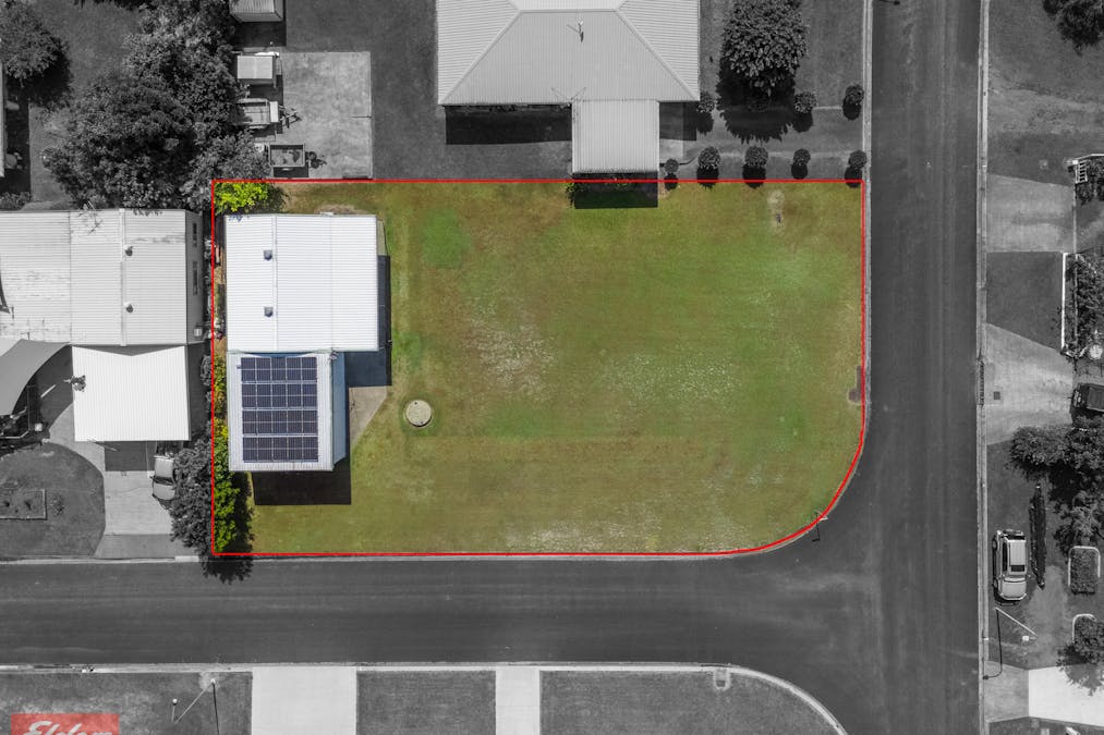 11 Taylor Street, Kurrimine Beach, QLD, 4871 - Image 1