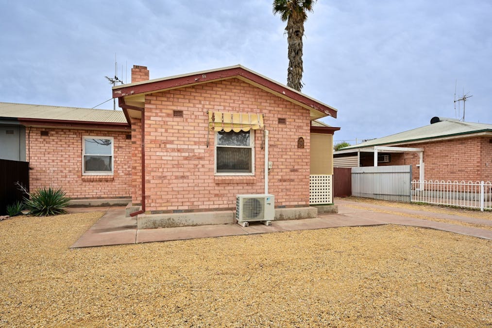 9 Simmons Street, Whyalla Norrie, SA, 5608 - Image 2