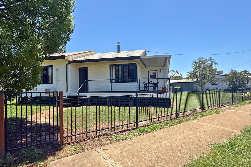 18 Nicholson Street, Dalby, QLD, 4405 - Image 12