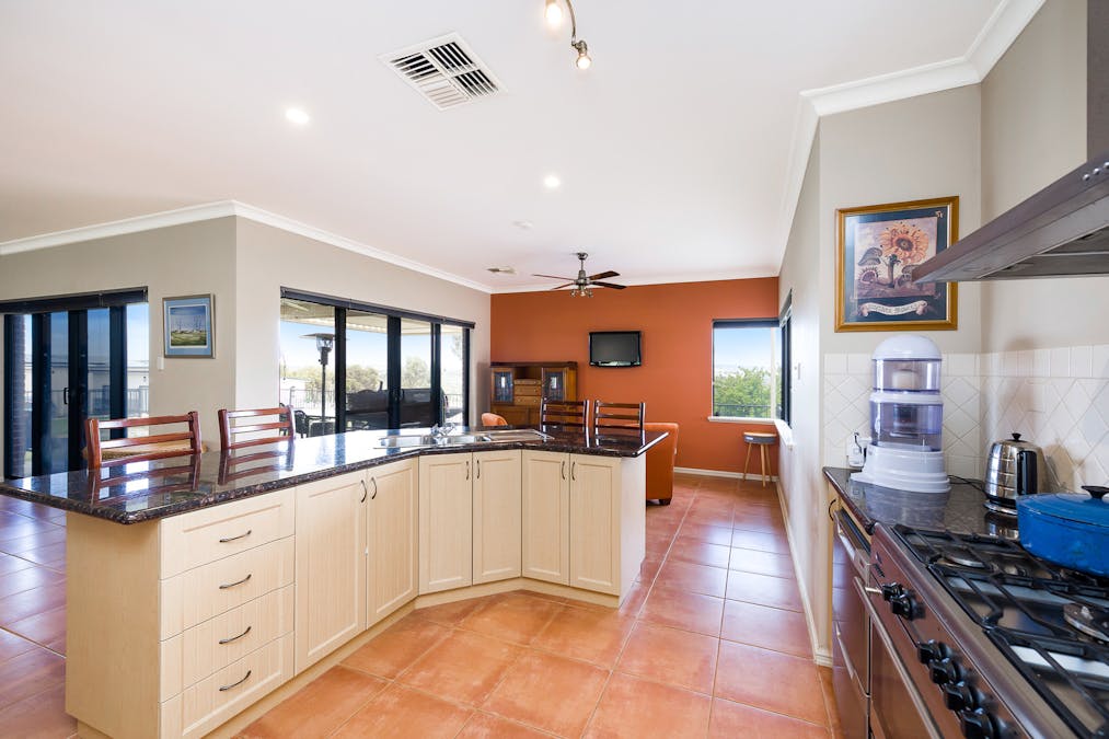 81 Goomalling Road, Northam, WA, 6401 - Image 20