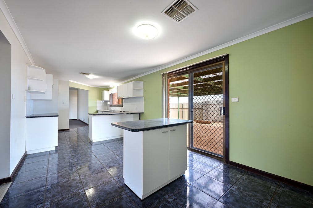 25 Travers Street, Whyalla Norrie, SA, 5608 - Image 8