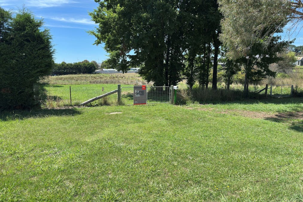 11 Martyn Street, Taralga, NSW, 2580 - Image 1