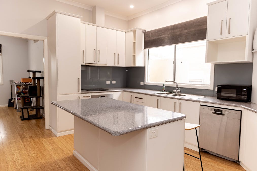 24 Kitchener Road, Merredin, WA, 6415 - Image 6