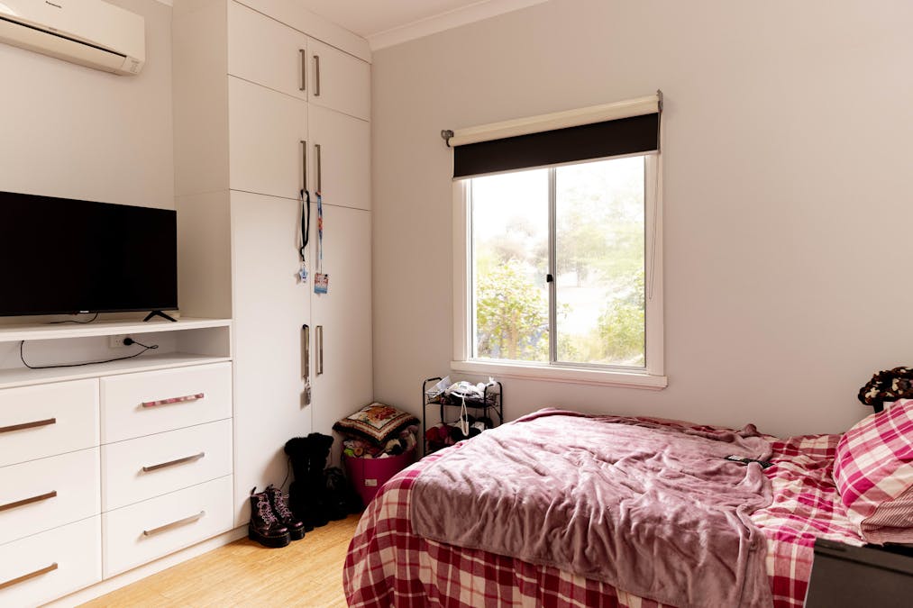 24 Kitchener Road, Merredin, WA, 6415 - Image 8