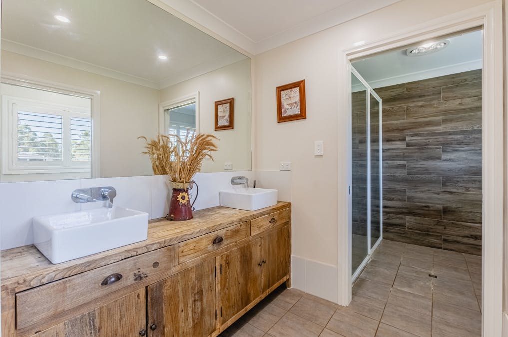 17R Kurrajong Drive, Dubbo, NSW, 2830 - Image 24