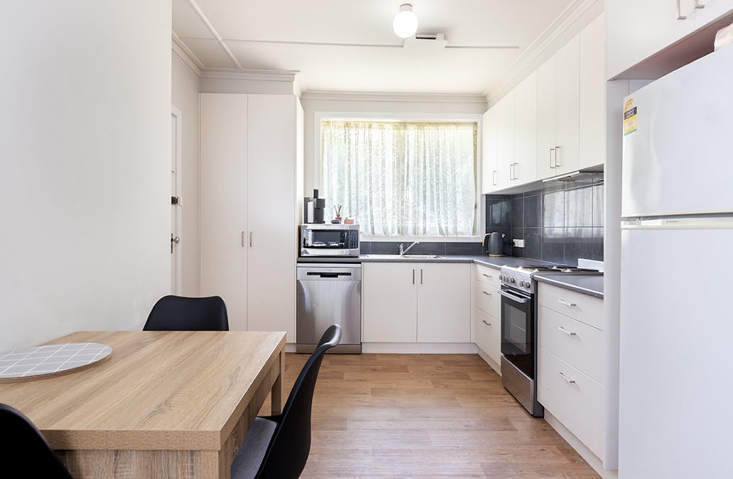 26 Kenna Avenue, Hamilton, VIC, 3300 - Image 2