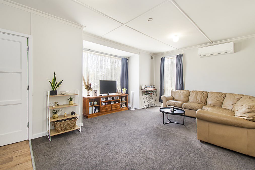 26 Kenna Avenue, Hamilton, VIC, 3300 - Image 4