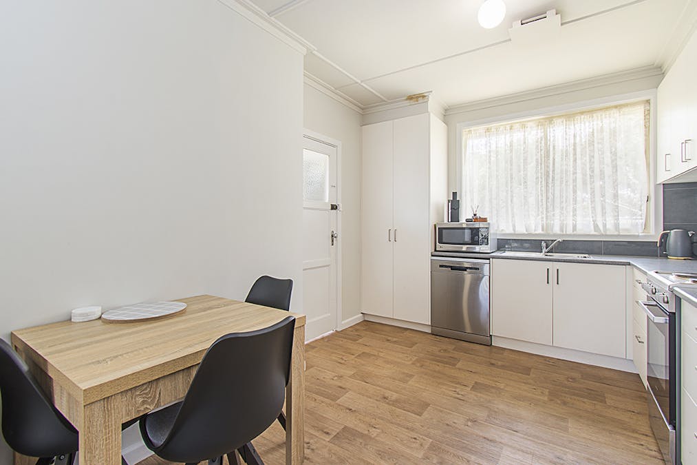 26 Kenna Avenue, Hamilton, VIC, 3300 - Image 3