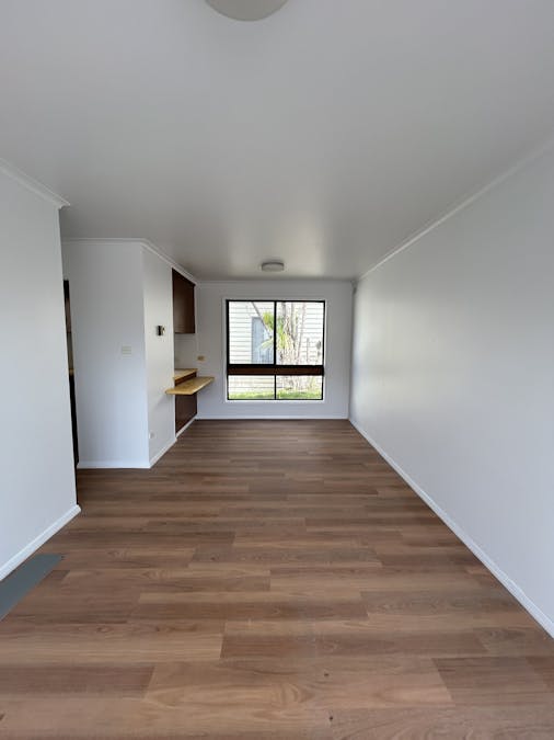 1/22 Brown Street, Hamilton, VIC, 3300 - Image 6