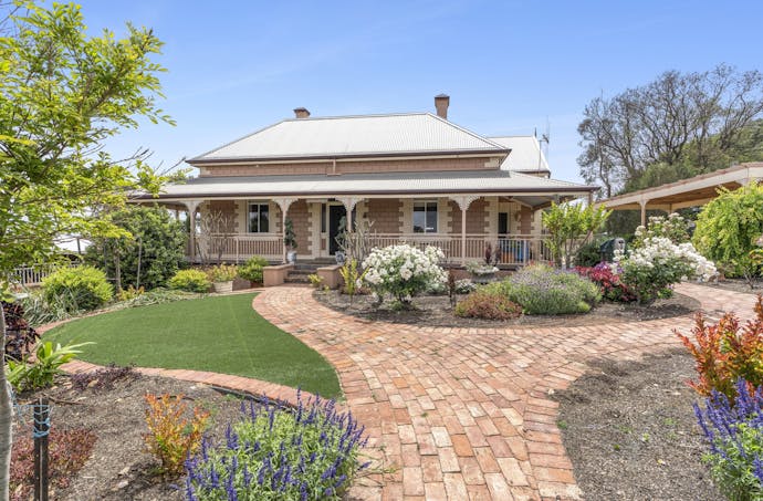 68 East Terrace, Loxton, SA, 5333 - Image 1