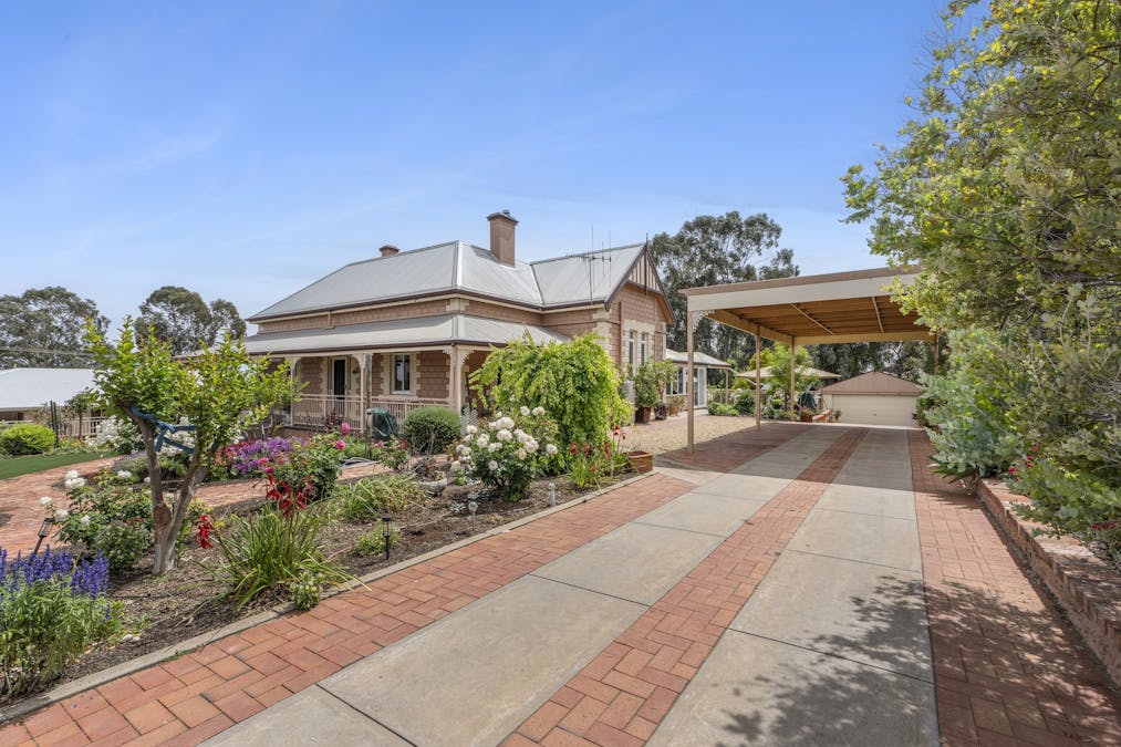 68 East Terrace, Loxton, SA, 5333 - Image 2