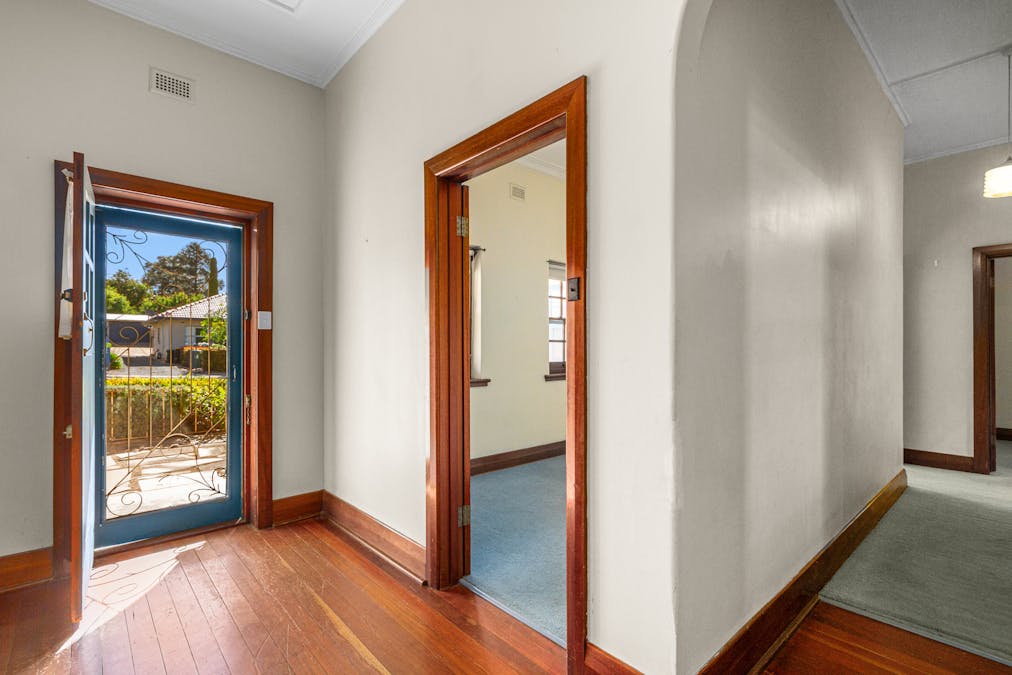 25 King Street, Clare, SA, 5453 - Image 9