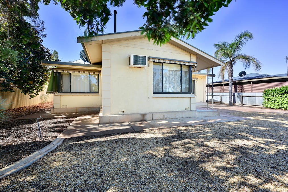 10 McLennan Avenue, Whyalla Norrie, SA, 5608 - Image 2