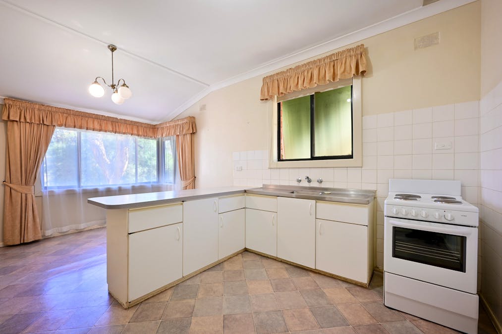 10 McLennan Avenue, Whyalla Norrie, SA, 5608 - Image 6