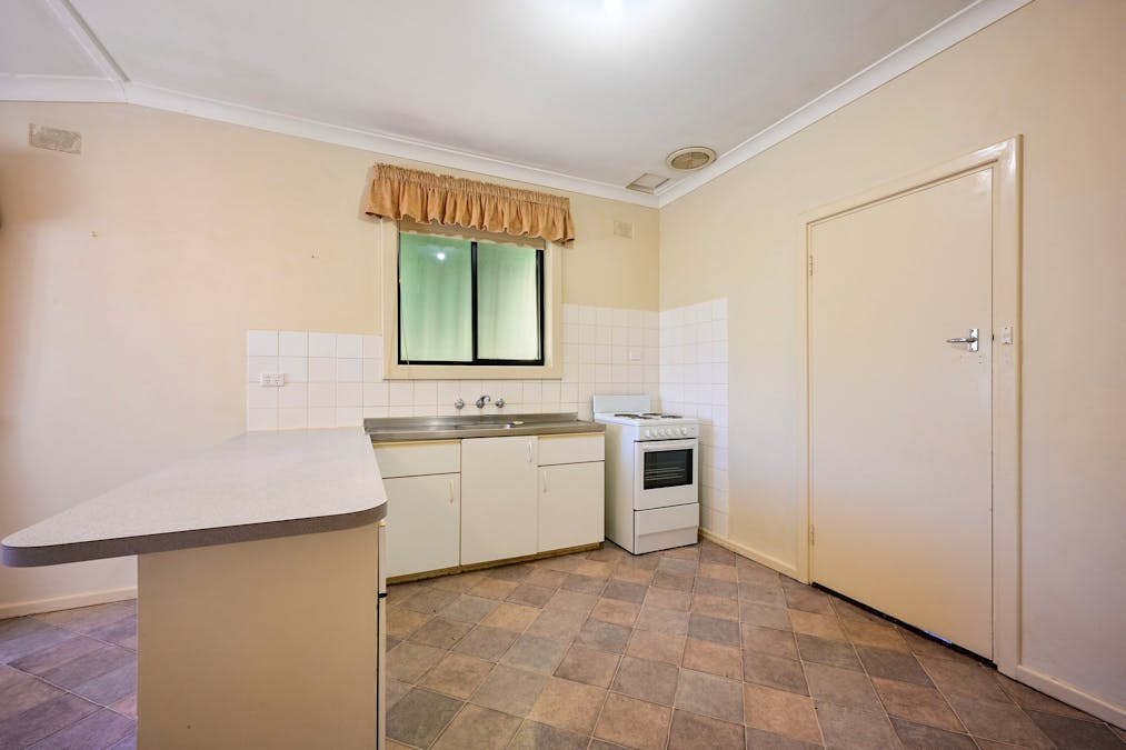 10 McLennan Avenue, Whyalla Norrie, SA, 5608 - Image 7