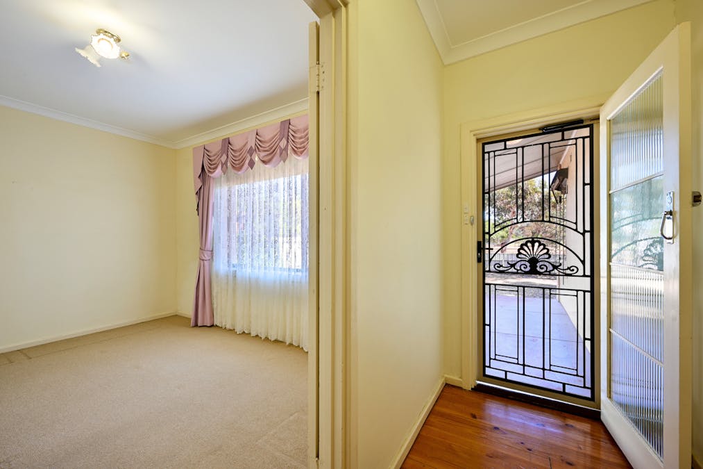 10 McLennan Avenue, Whyalla Norrie, SA, 5608 - Image 3