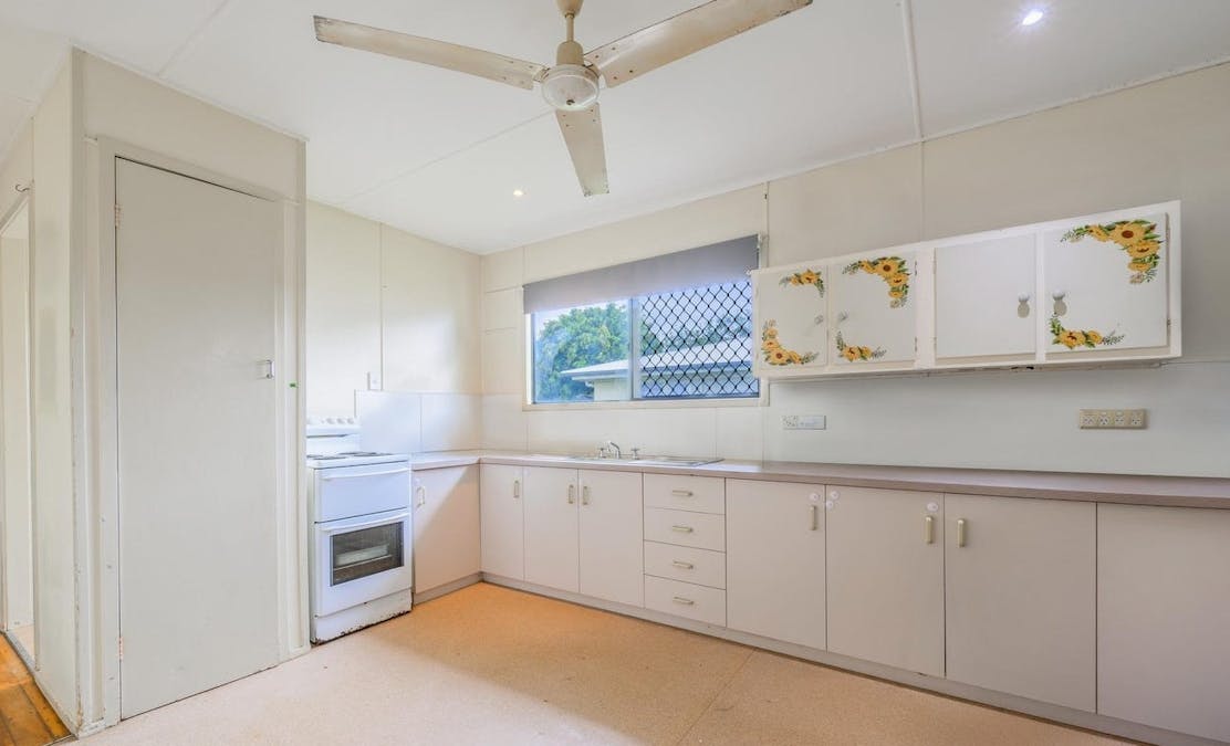 15 Moura Crescent, Barney Point, QLD, 4680 - Image 2
