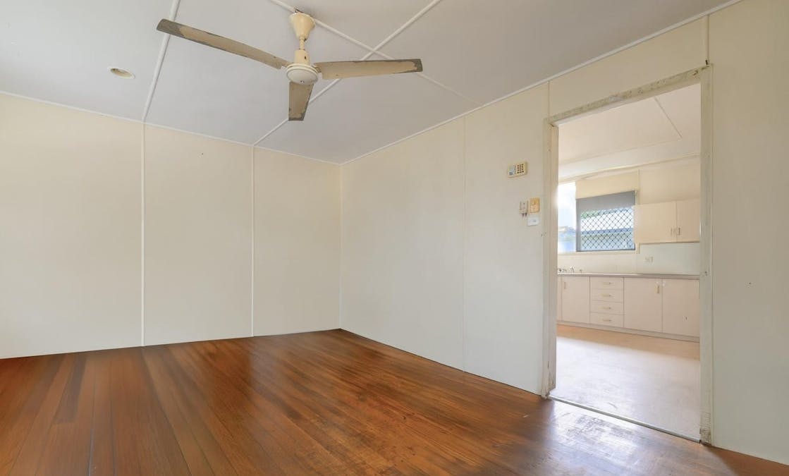 15 Moura Crescent, Barney Point, QLD, 4680 - Image 4