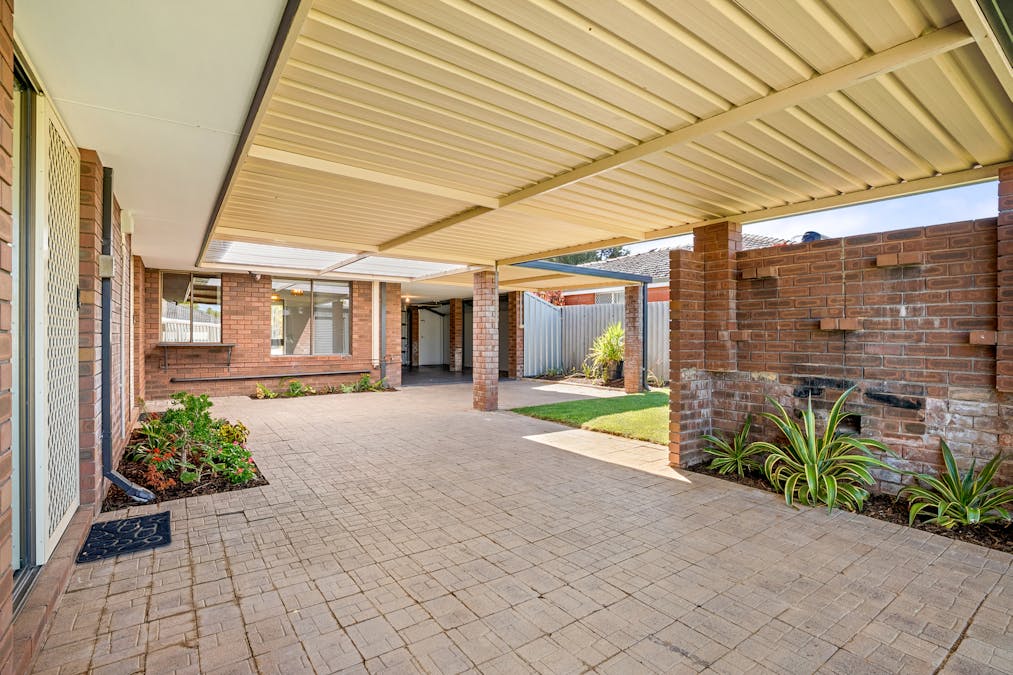 38 Hercules Street, Rockingham, WA, 6168 - Image 15