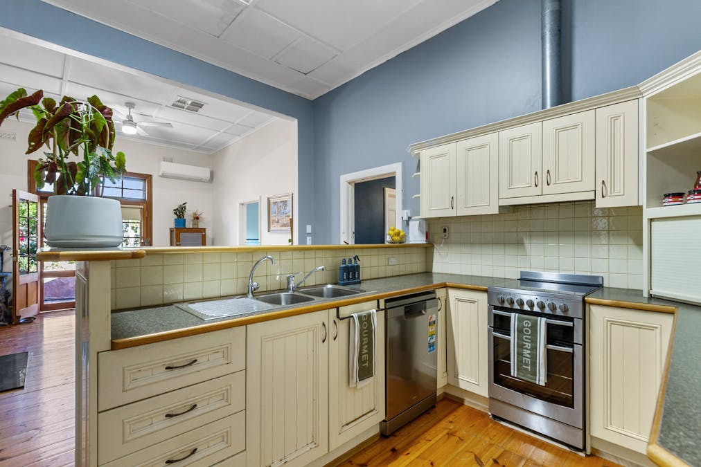 11 Harriett Street, Clare, SA, 5453 - Image 11