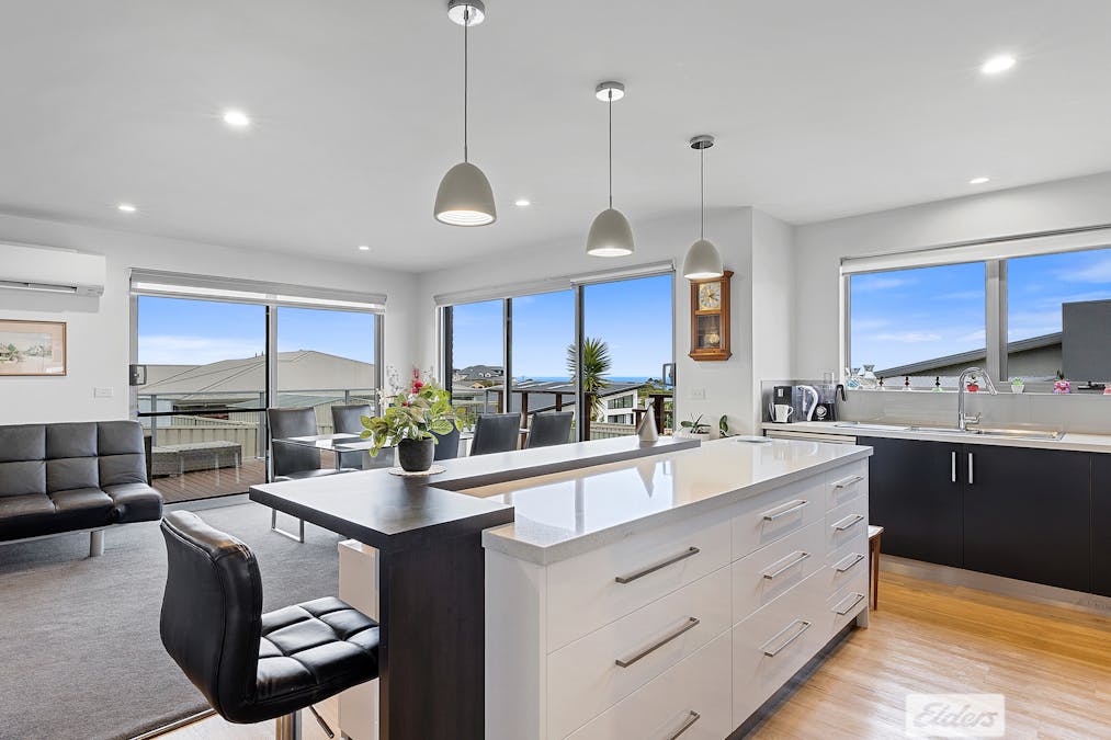 2/7 Lorrie Place, Park Grove, TAS, 7320 - Image 4