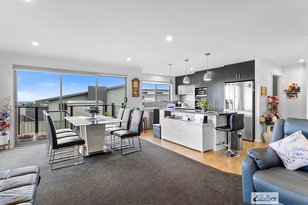 2/7 Lorrie Place, Park Grove, TAS, 7320 - Image 16