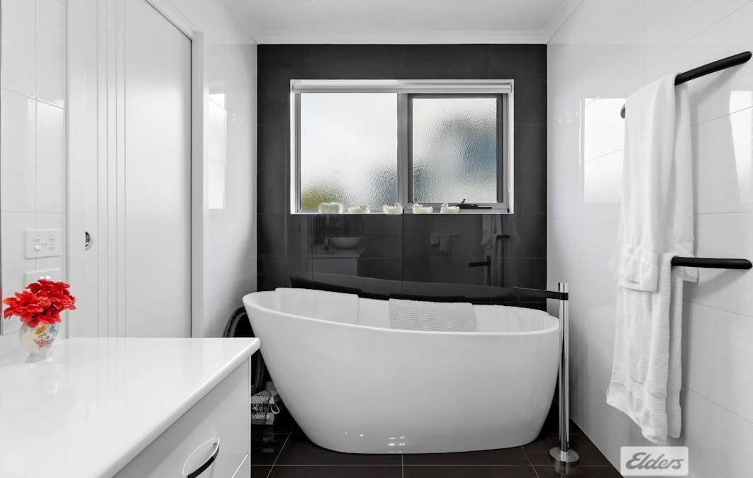 2/7 Lorrie Place, Park Grove, TAS, 7320 - Image 9