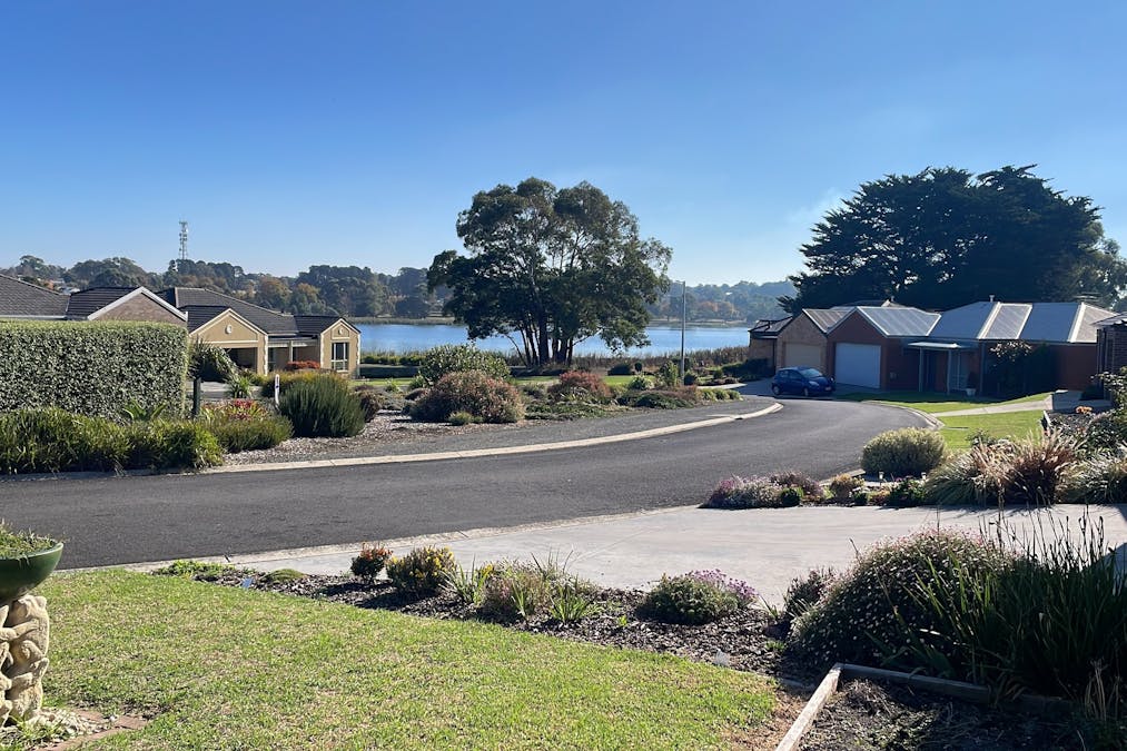 18 Lakeside Court, Hamilton, VIC, 3300 - Image 5