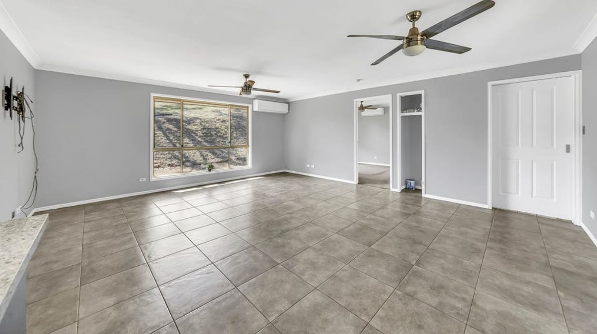 28 Christella Court, Fernvale, QLD, 4306 - Image 8