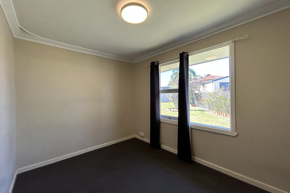 8 Tilley Crescent, East Bunbury, WA, 6230 - Image 9