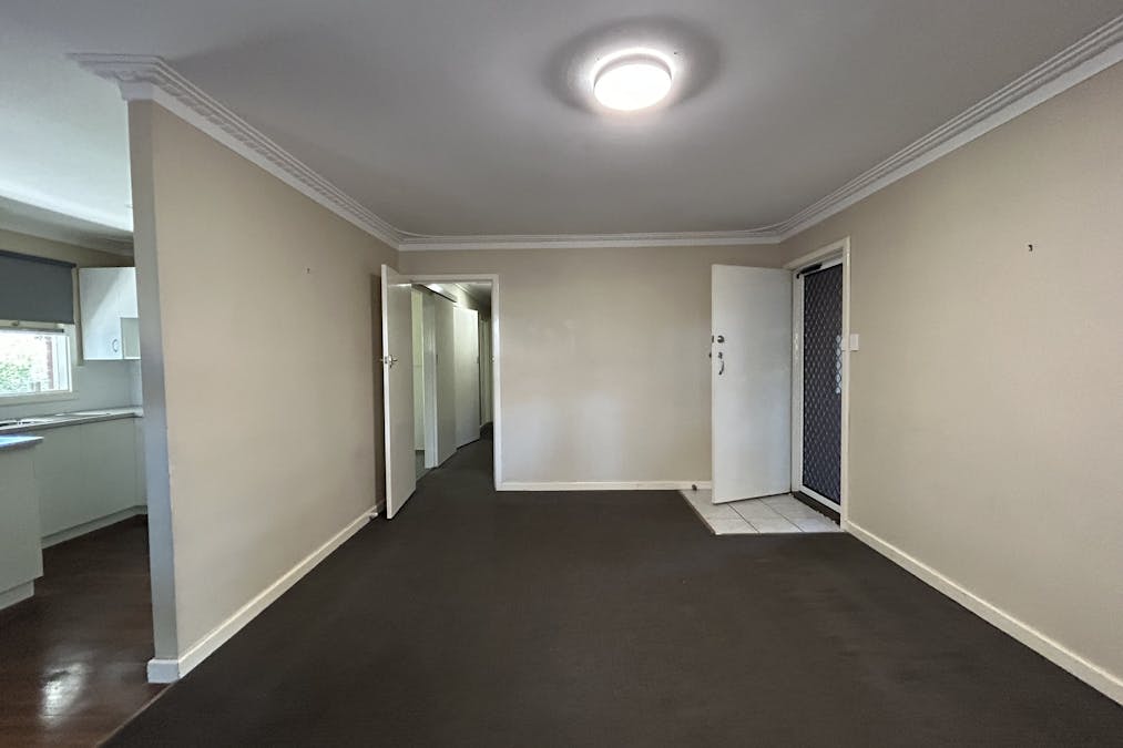 8 Tilley Crescent, East Bunbury, WA, 6230 - Image 2