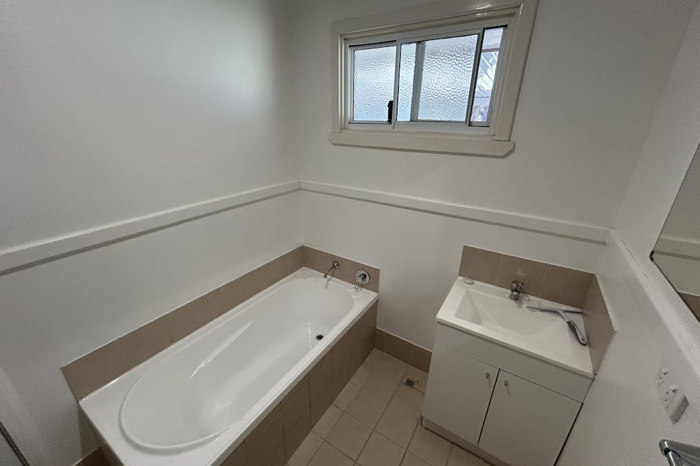 8 Tilley Crescent, East Bunbury, WA, 6230 - Image 11