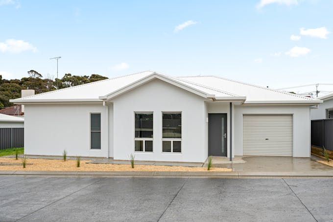 2/32 Crouch Street North, Mount Gambier, SA, 5290 - Image 1