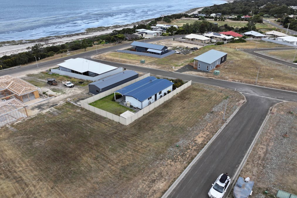 6 Sebastian Boulevarde, Kingscote, SA, 5223 - Image 2