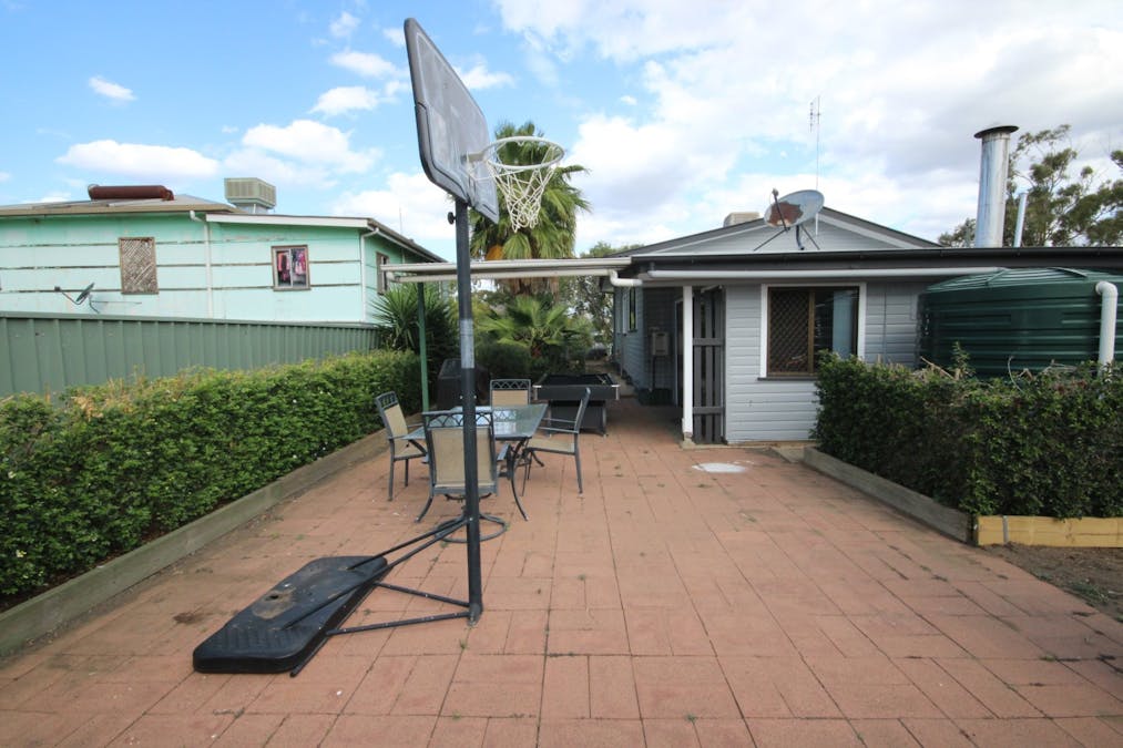 26 Pratten Street, Dalby, QLD, 4405 - Image 10